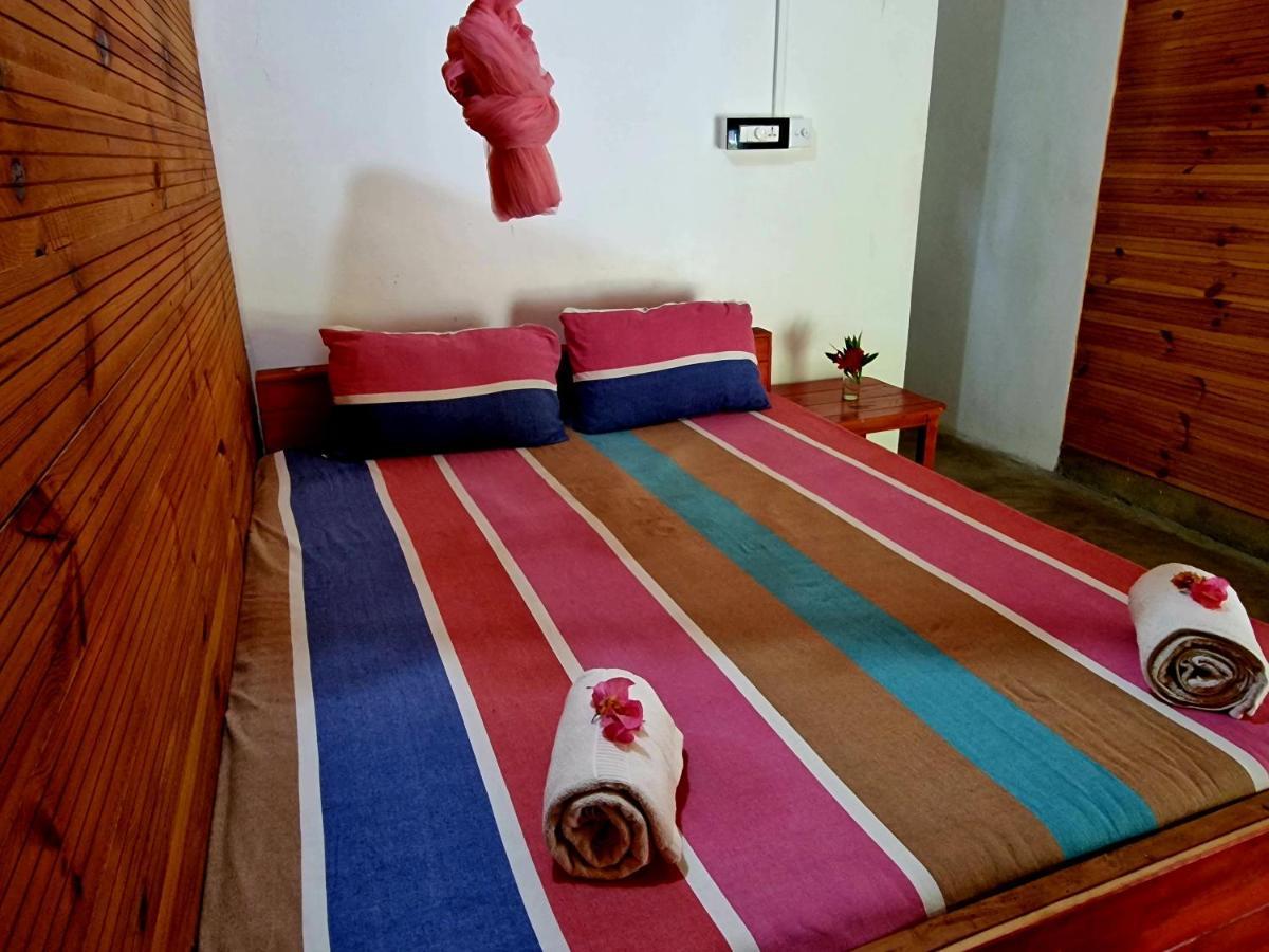 Walkers Hostel Trincomalee Bagian luar foto